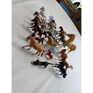 LOT OF 22 Breyer Horses Good Played With Condition Mixed Sizes